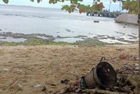 Saloi atau tas keranjang tradisional korban dan alat pancing