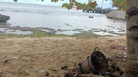 Saloi atau tas keranjang tradisional korban dan alat pancing