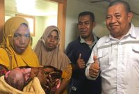 Bayi yang Dilahirkan Diatas Kapal Uki Raya (Foto: FB Fian Mahengkeng Mahengkeng)