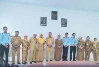 Foto Bersama Usai Kunjungan Kemenkumham Maluku Utara di Dukcapil Kota Ternate. (Istimewa/Rakyatmu)