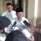 Gubernur Maluku Utara Abdul Gani Kasuba saat diwawancarai oleh sejumlah Wartawan (Rakyatmu)