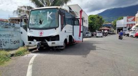 Mobil Bus Milik PMI Malut Terbengkalai. Foto: Rakyatmu