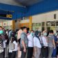 Ratusan Tenaga Kesehatan RSUD Chasan Boesoerie Ternate Datangi Bandara Sultan Babbullah untuk Menagih Janji Gubernur Maluku Utara, Abdul Gani Kasuba (Rakyatmu)