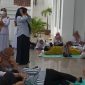 Tenaga Kesehatan Menduduki Kediaman Gubernur Maluku Utara untuk Menagih Janji Gubernur Abdul Gani Kasuba (Rakyatmu)