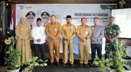 Foto Bersama dengan Asisten I Bidang Pemerintahan dan Kesejahteraan Rakyat. (Rakyatmu)