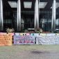 Fron Nakes RSUD CB Ternate Menggelar Aksi Didepan KPK RI (Rakyatmu)