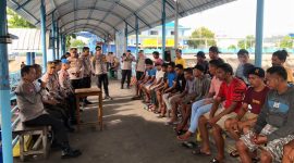 Suasana Pertemuan Binmas Polda Maluku Utara dan para Motoris Speedboat Pelabuhan Semut Ternate (Rakyatmu) 