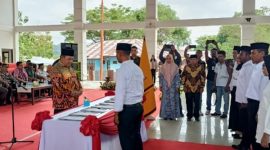 Bupati Pulau Taliabu Aliong Mus Lantik Anggota BPD. (Rakyatmu)