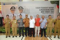 Dua Narasumber dari Kabupaten Malang Menggunakan Kemeja Batik. (Humas for Rakyatmu)