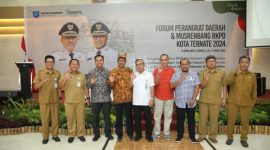Dua Narasumber dari Kabupaten Malang Menggunakan Kemeja Batik. (Humas for Rakyatmu)
