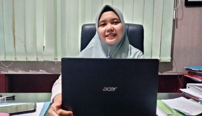 Sekertaris DPMPTSP Kota Ternate Nuryani Amra. (Rakyatmu)