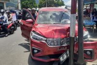 Tempat Kejadian Mobil Menabrak Tiang Listrik