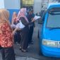 Dharma Wanita Persatuan Dinas Perhubungan Kota Ternate Berbagi Takjil. (Rakyatmu)