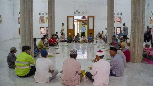 Harita Nickel Bagikan Santunan dan Bingkisan Lebaran. (Istimewa/Rakyatmu)