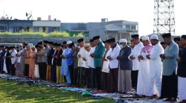 Salat Lid di Lapangan Gelora Kie Raha Ternate Tahun 2022. (Istimewa/Rakyatmu)