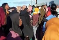 Penumpang KM. Sabuk Nusantara 86 di Pelabuhan Sanana (Rakyatmu)