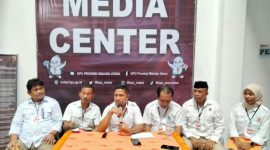 Pengurus Partai Gerindra Provinsi Maluku Utara ketika Melakukan Konferensi Pers di KPU (Rakyatmu)