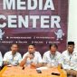 Pengurus Partai Gerindra Provinsi Maluku Utara ketika Melakukan Konferensi Pers di KPU (Rakyatmu)