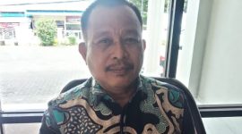 Direktur Universitas Terbuka Ternate Effendi Mantang (Rakyatmu)