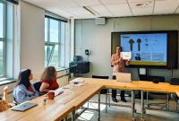 Wali Kota Ternate M. Tauhid Soleman Beri Kulia Tamu di Universitas Erasmus Rotterdam, Belanda (Rakyatmu)