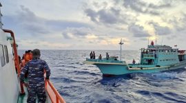 Basarnas Gabungan Temu KM Dua Putra Raya  di Perairan Maluku Uara (Humas Basarnas For Rakayatmu)
