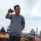 Kepala Dinas Perindag Kota Ternate, Muchlis S Djumadil Saat Memarahi Pedagang (Rakyatmu)