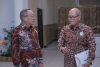 Wali Kota Ternate M. Tauhid Soleman dan Koordinator Dewan Guru Besar UGM, Prof. Dr. M. Baiquni, MA. (Rakyatmu)