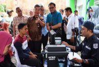 Wali Kota Ternate  Bersama Dirjen Dukcapil Melakukan Pantau Pelayanan Dukcapil Ternate di Taman Nukila. (Istimewa/Rakyatmu) 
