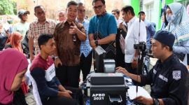 Wali Kota Ternate  Bersama Dirjen Dukcapil Melakukan Pantau Pelayanan Dukcapil Ternate di Taman Nukila. (Istimewa/Rakyatmu) 