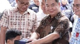 Wali Kota Ternate dan Dirjen Dukcapil Pantau Pelayanan KTP-el. (Istimewa/Rakyatmu)