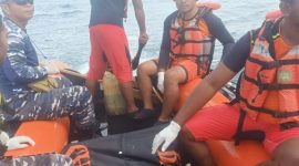 Tim Sar Gabungan Evakuasi Nelayan Pulau Morotai. (Basarnas for Rakyatmu)