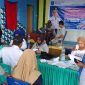 Suasana Pelayanan Dukcapil Kota Ternate di Kecamatan Pulau Hiri. (Rakyatmu)