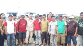 DPRD Halmahera Utara saat Bertemua dengan Nelayan. (Rakyatmu)