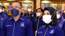 Ketua DPD Partai NasDem Kota Ternate M. Tauhid Soleman (Kanan) Bersama Nining Bopeng (Kiri). (Istimewa/Rakyatmu)