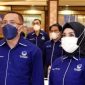 Ketua DPD Partai NasDem Kota Ternate M. Tauhid Soleman (Kanan) Bersama Nining Bopeng (Kiri). (Istimewa/Rakyatmu)