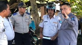 Kepala Dishub Kota Ternate bersama Tim PT. Adikari Survei Lokasi Penerangan Jalan Umum. (Rakyatmu) 