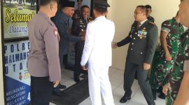 Komandan Kodim 1508/Tobelo, Letkol Inf Davit Sutrisno Sirait datangi Polres Halmahera Utara. (Rakyatmu)