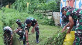 Kodim 1508/Tobelo Bersama Wartawan Melaksanakan Bakti Pembersihan Lingkungan Kantor Radio. Rakyatmu)