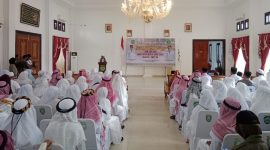 Jemaah Haji di Istanah Daerah Kepulauan Sula. (Rakyatmu)
