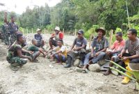 TMMD ke-117 Kodim 1510/Sula Bersama Masyarakat Desa Wailau. (Rakyatmu)