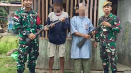 Penyerahan Dua Pucuk Senjata Standar Jenis Arisaka 99 dan Munisi Kal. 6,5 mm Sebanyak 4 Butir.