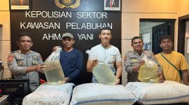 Miras Jenis Cap Tikus Dimankan Polsek KP3 Ahmad Yani Ternate. (Rakyatmu)