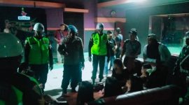 POM Melakukan Razia Anggota TNI-Polri di Tempat Hiburan Malam. (Rakyatmu)