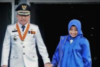 Wali Kota Ternate M. Tauhid Soleman bersama Ketua TP-PKK Marliza M. Tauhid. (Istimewa/Rakyatmu)