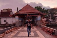 Pekerjaan Rehabilitasi Ruang Tunggu Jembatan Residen Kota Ternate. (Rakyatmu)