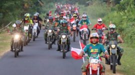 Dandim 1508/Tobelo bersama Forkopimda Memimpin Pawai akbar Merah Putih di dalam Kota Tobelo. (Rakyatmu)