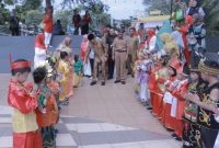 Wali Kota Ternate Bersama Peserta Lomba Seni Tingkat Pelajar. (Rakyatmu)