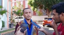 Ketua Umum PP GMKI Jefri Gultom Saat Diwawancara Sejumlah Awak Media. (Rakyatmu)