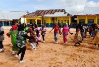 Dinas Pendidikan Kabupaten Pulau Taliabu Menggelar Pertandingan Bola Dangdut. (Rakyatmu)