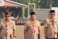 Bupati Pulau Taliabu Aliong Mus (Tengah) Raih Penghargaan Lencana Melati dari Kwarnas Gerakan Pramuka. (Humas For Rakyatmu)